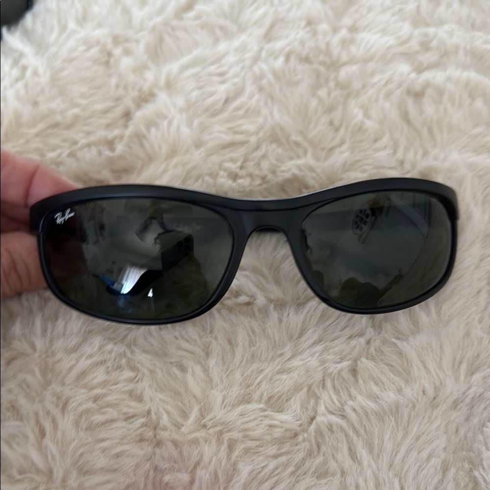 Ray-Ban Classic Black Sunglasses